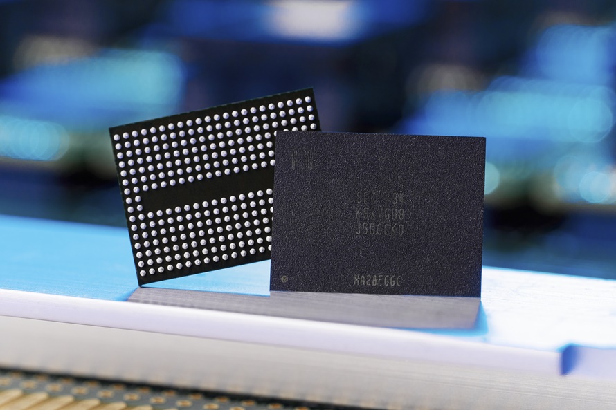 Samsung Begins Industry\'s First Mass Production of  QLC 9th-Gen V-NAND for AI Era 