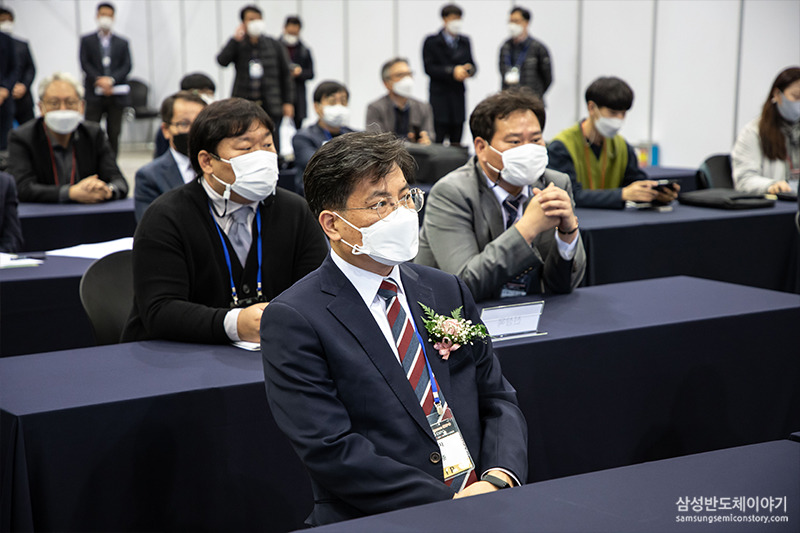 ▲‘2020 국제광융합엑스포’ 시상식에 참석한 삼성전자 LED사업팀 조명마케팅그룹 최윤준 상무