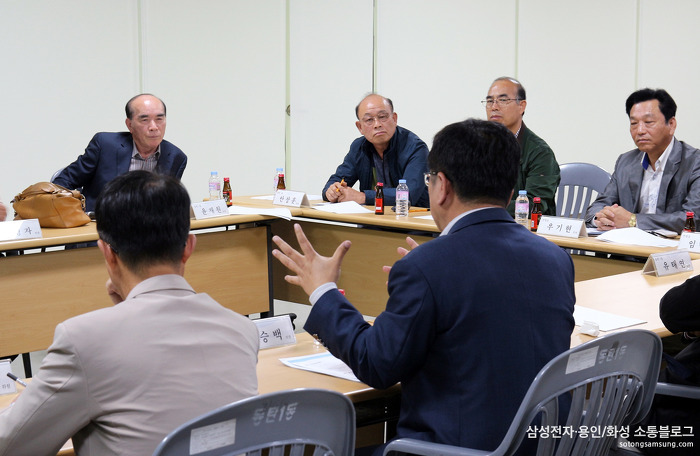 성전자·화성 소통협의회』 위원들은 지역사회를 위한 삼성전자의 활동에 긍정적인 반응을 보이며, 때로는 쓴 소리까지 아끼지 않는 모습
