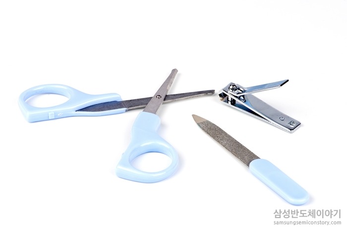 손톱칼과 야스리, 손톱깎이