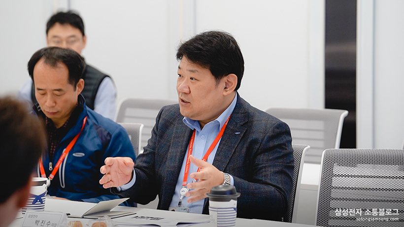 인사말을 하는 신임 박진수 의장