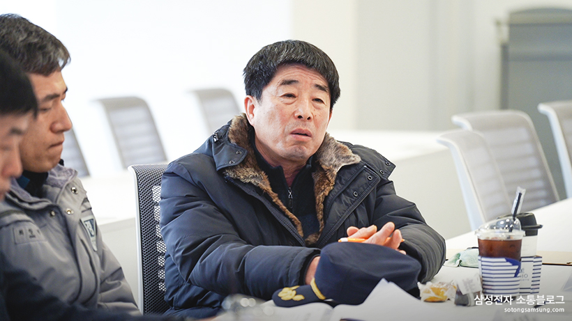 평택캠퍼스 5km 안쪽에 위치한 주민들이 캠퍼스 입출입  건설 차량으로 인한 소음과 차량의 과속 운전이 있는데 계도활동을 해 주었으면 좋겠다고 발표한 고덕면 김중동 위원