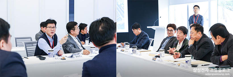 회의에서 의견을 개진하는 박진수 위원을 비롯한 다른 위원들