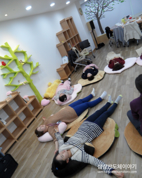 충분한 휴식과 명상을 할 수 있는 힐링캠프나 부부캠프 프로그램, 마음뿐 아니라 신체 건강까지 통합하는 근골격계 연계 프로그램
