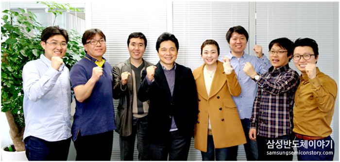 ▲ 왼쪽부터 손명호 책임, 박해석 책임, 이범수 수석, 이성수 상무, 김혜미 사원, 황민호 책임, 김동현 선임, 김양균 책임