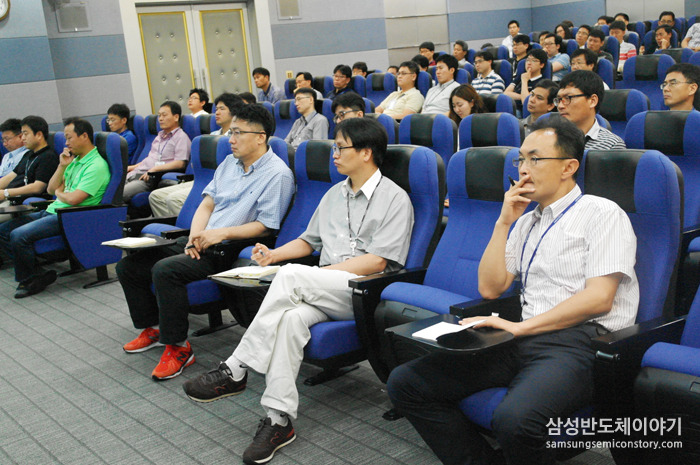 임직원 100여명이 모인 가운데 강북삼성병원 순환기내과 김범수 교수를 초청하여 '이상지질혈증'에 대한 건강 강좌를 진행
