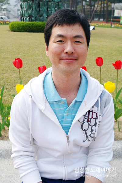100회 헌혈을 코앞에 두고 있는 헌혈왕 S.LSI사업부 김태환 사원