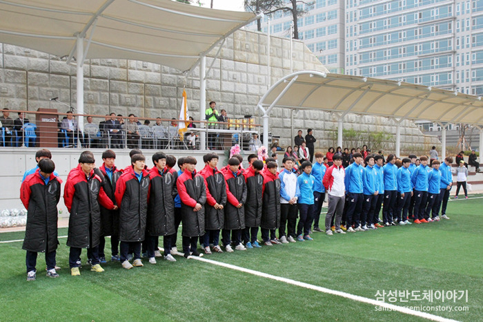  화성FC와 U-18 클럽팀 소속 선수들, 동탄생활축구연합 소속 동호인들 