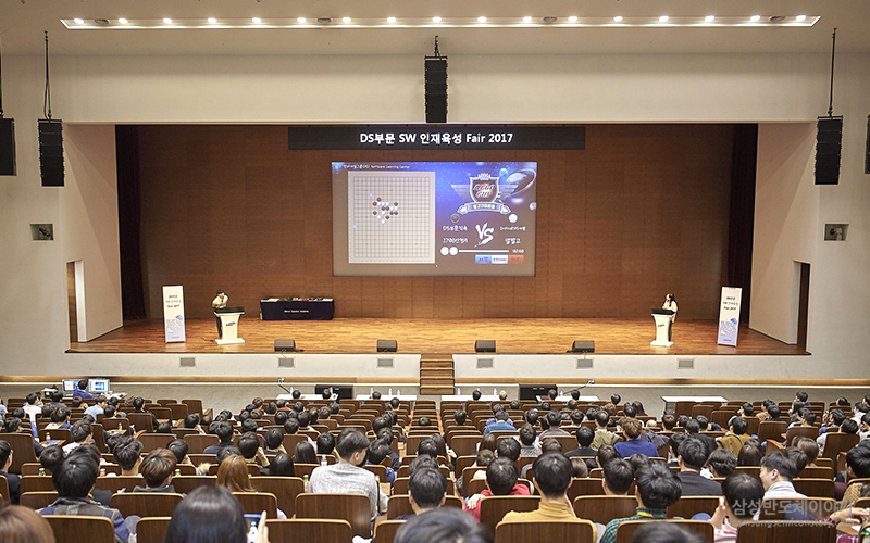 AI와 진행되는 육목 경진대회 모습
