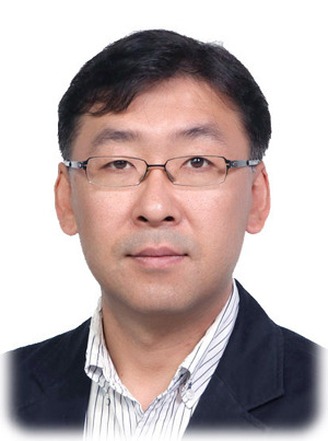 △ 메모리 극미세 공정 구현을 위한 계측기술을 선도해 온 계측 검사 전문가 양유신 마스터