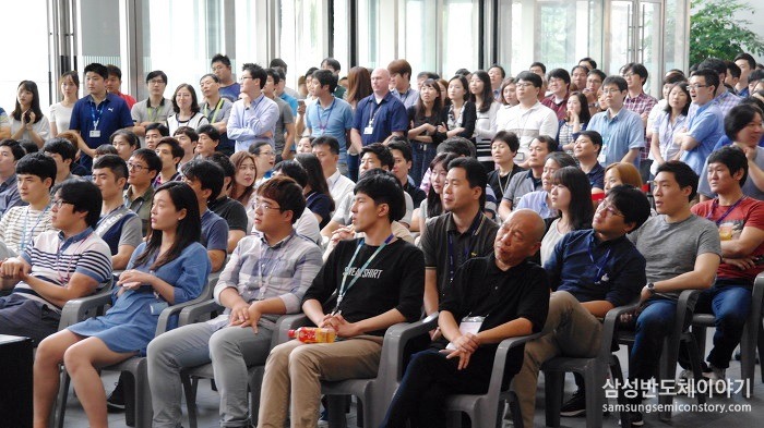 팝페라 가수 한가영 씨와 함께 무대에 오른, THE GRACE팀은 대중성 있는 노래로 뜨거운 반응을 받았습니다.
