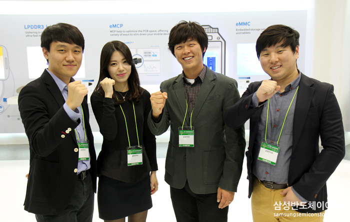 '국제반도체대전(i-SEDEX) 2014' 현장 삼성부스 담당자들