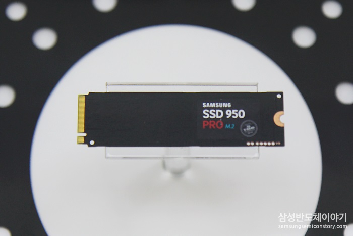 NVMe 인터페이스 기반의 초고속 SSD '950 PRO'와 3세대(48단) V낸드를 탑재한 ‘850 EVO’
